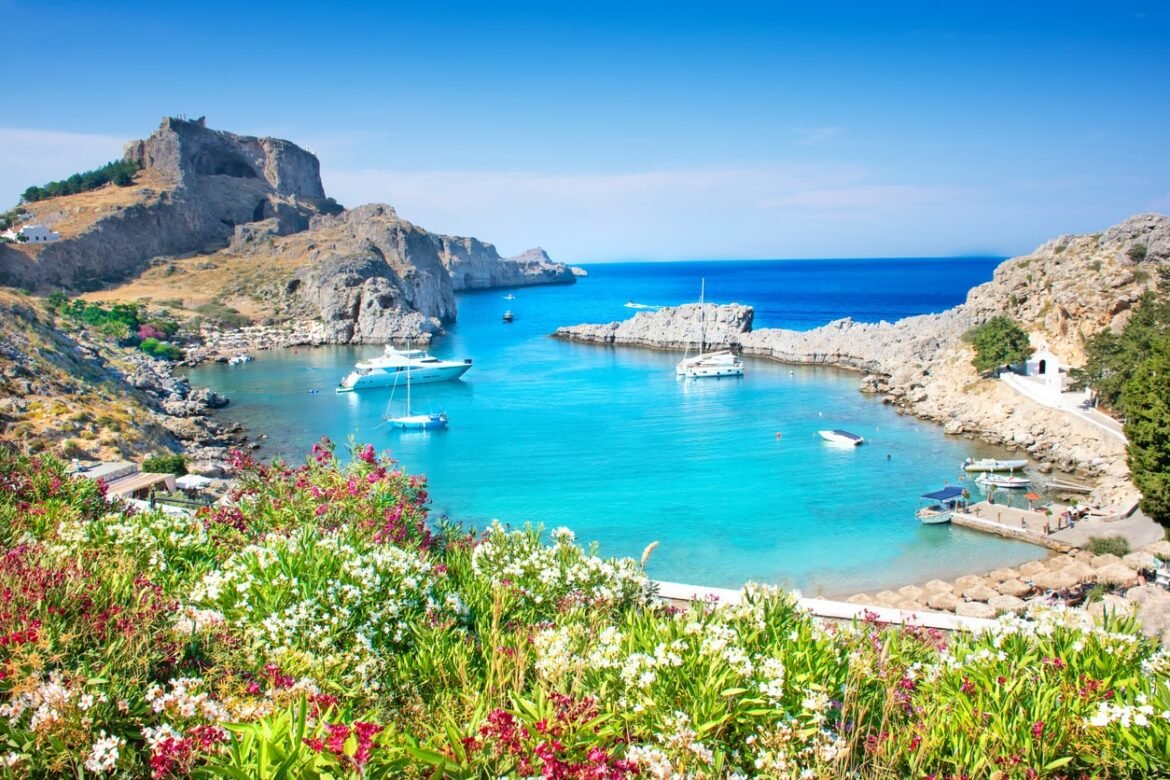 How to Master Greek Island Hopping: Routes, Ferries & Insider Tips