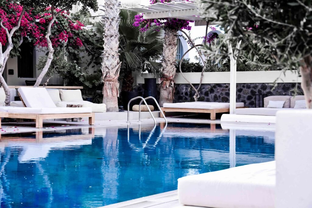 Boutique vs Large Resorts What Guest Reviews Reveal